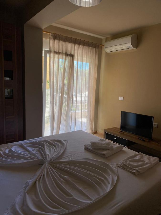 Eval Hotel Sarande Exterior photo
