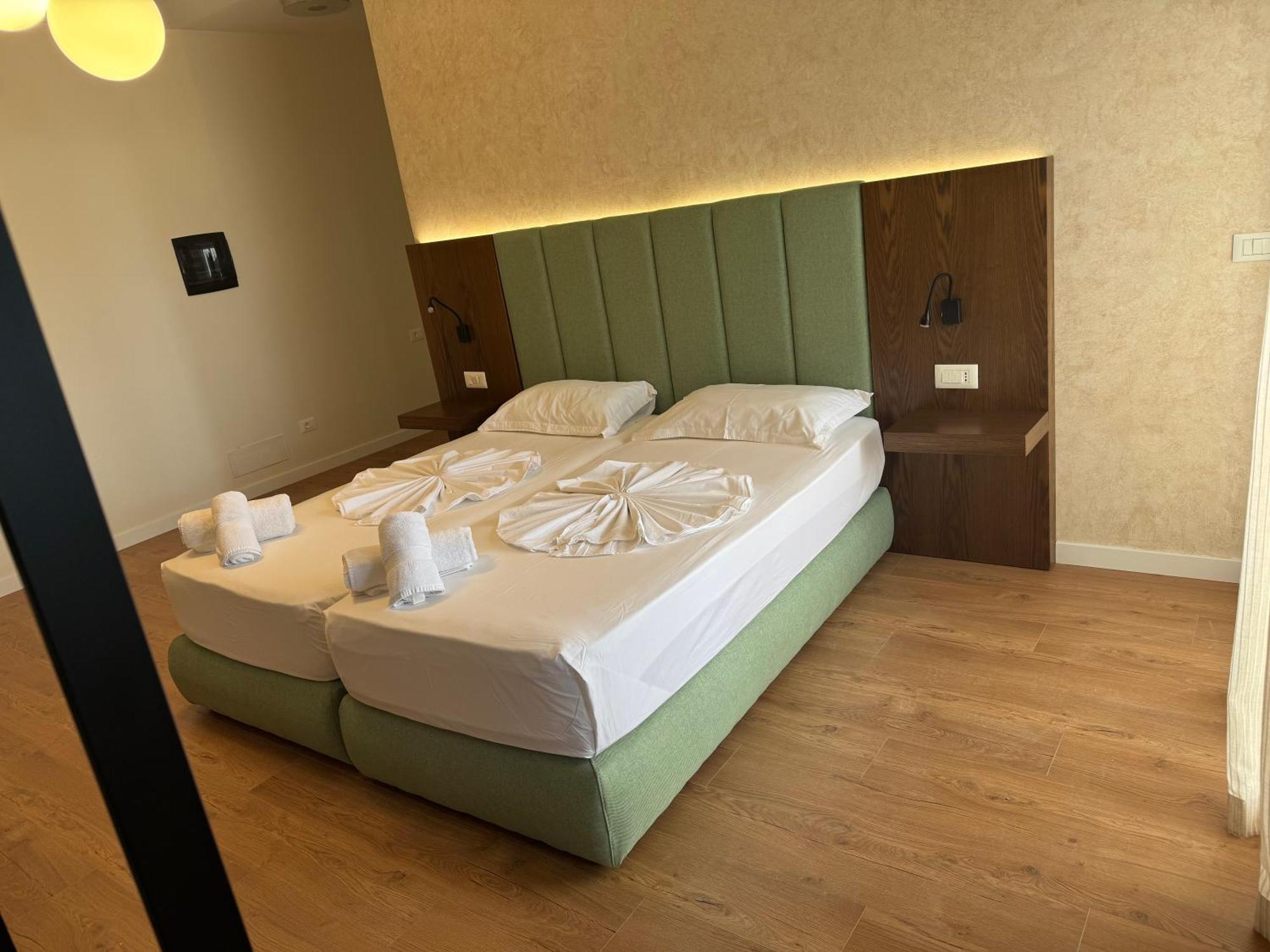 Eval Hotel Sarande Exterior photo